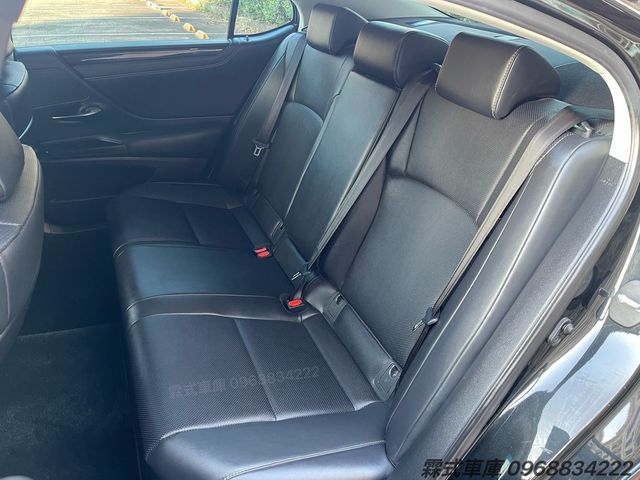 LEXUS凌志 ES300H  第6張相片