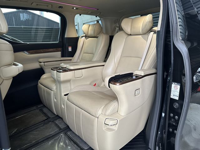 TOYOTA豐田 ALPHARD  第5張相片