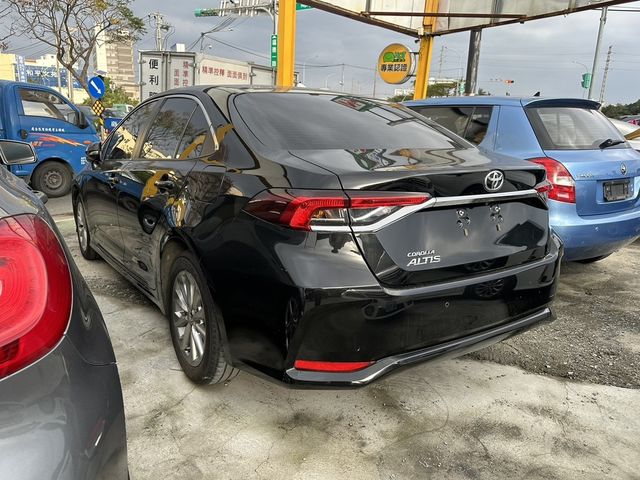 TOYOTA豐田 ALTIS  第3張相片
