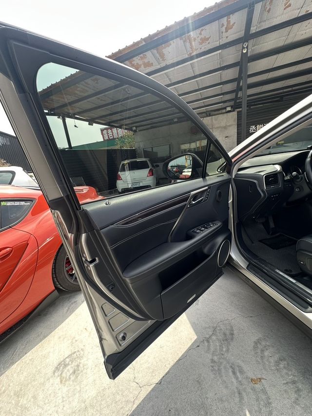 LEXUS凌志 RX300  第11張相片