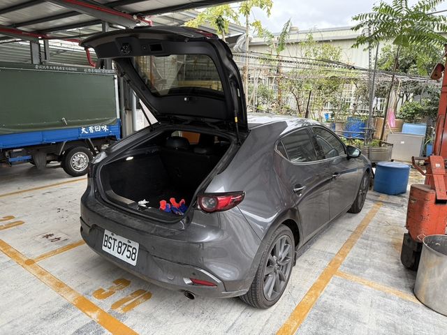 MAZDA馬自達 MAZDA 3  第7張相片