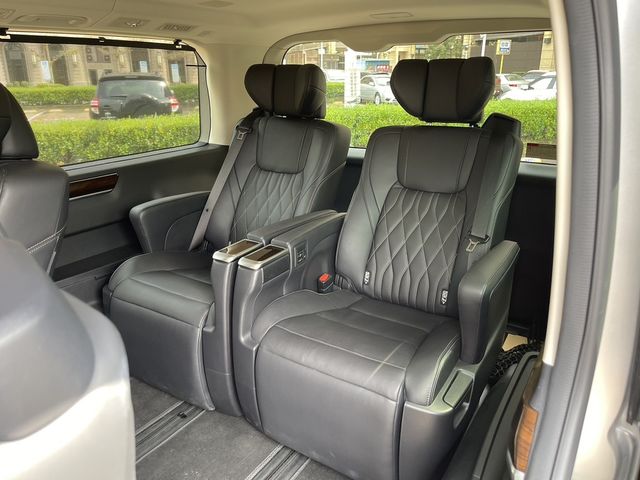 TOYOTA豐田 GRANVIA  第11張相片