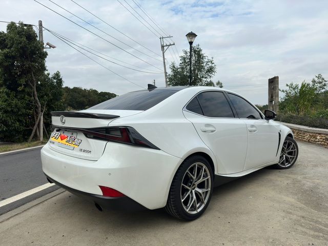 LEXUS凌志 IS200T  第2張相片