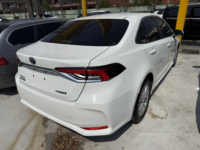 TOYOTA豐田 COROLLA ALTIS HYBRID  第4張相片