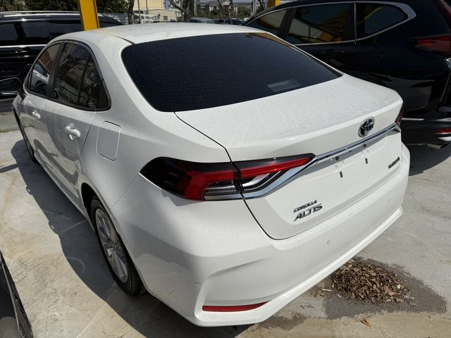 TOYOTA豐田 COROLLA ALTIS HYBRID  第5張相片