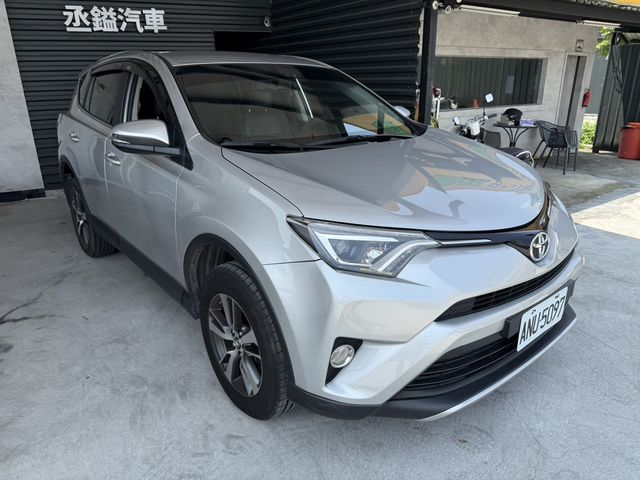 TOYOTA豐田 RAV4  第2張相片