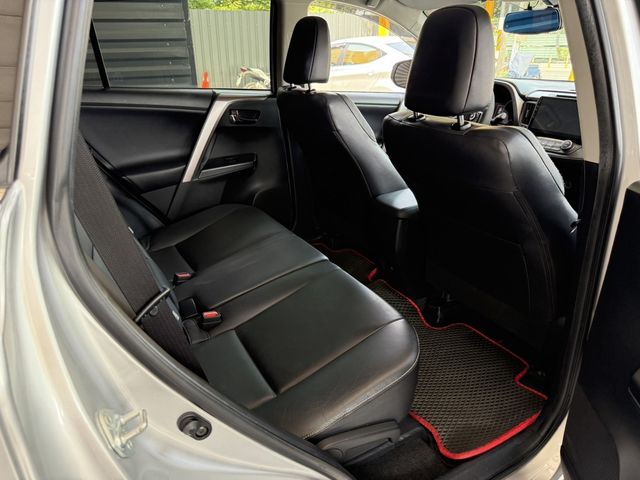 TOYOTA豐田 RAV4  第6張相片