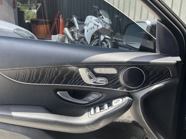 M-BENZ賓士 GLC300  第5張相片