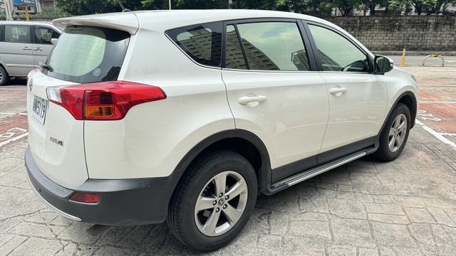 TOYOTA豐田 RAV4  第3張相片