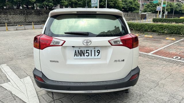 TOYOTA豐田 RAV4  第14張相片