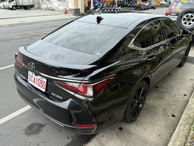 LEXUS凌志 ES250  第7張相片