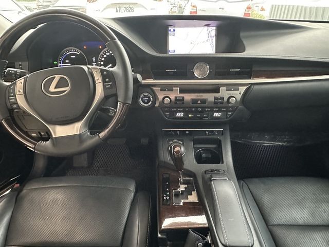 LEXUS凌志 ES300H  第4張相片