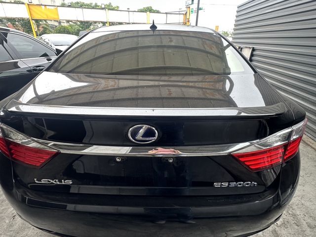 LEXUS凌志 ES300H  第8張相片