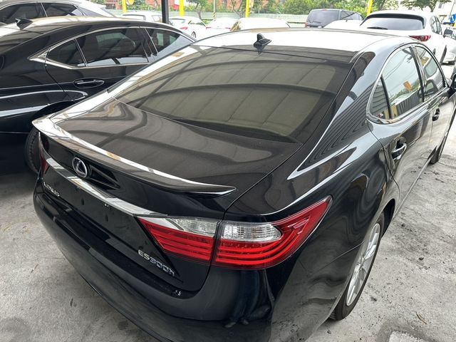 LEXUS凌志 ES300H  第9張相片