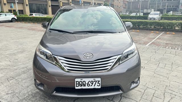 TOYOTA豐田 SIENNA  第1張相片