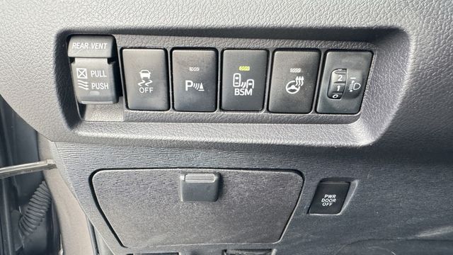 TOYOTA豐田 SIENNA  第5張相片