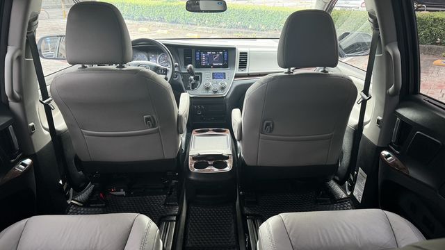 TOYOTA豐田 SIENNA  第19張相片