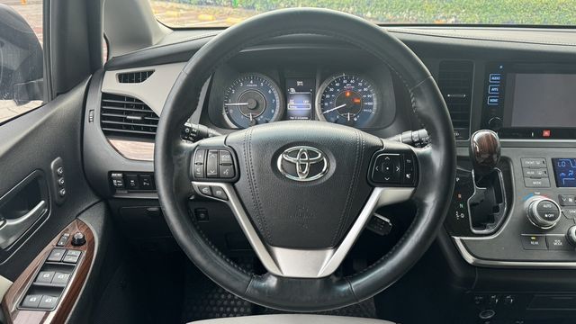 TOYOTA豐田 SIENNA  第20張相片