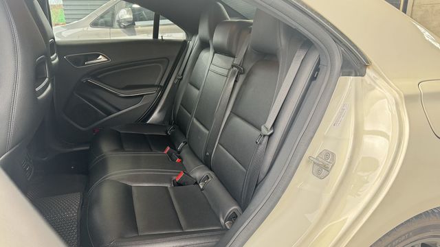 M-BENZ賓士 CLA250  第11張相片