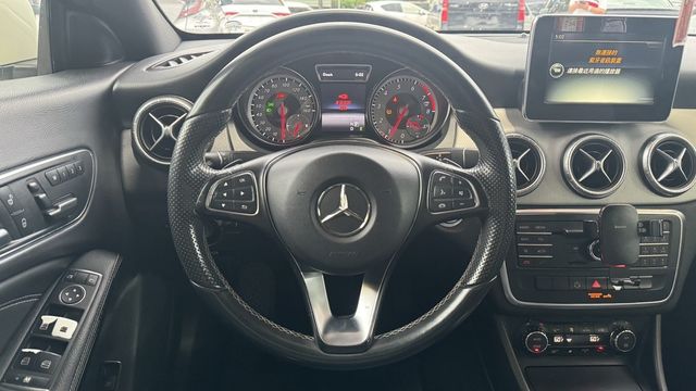 M-BENZ賓士 CLA250  第13張相片