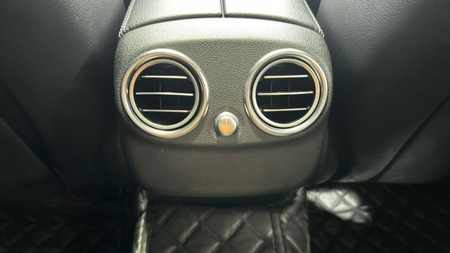 M-BENZ賓士 C300  第7張相片