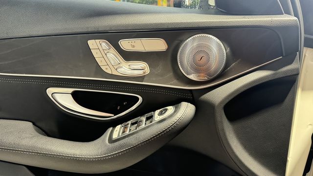 M-BENZ賓士 C300  第9張相片