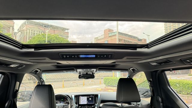 TOYOTA豐田 ALPHARD  第14張相片