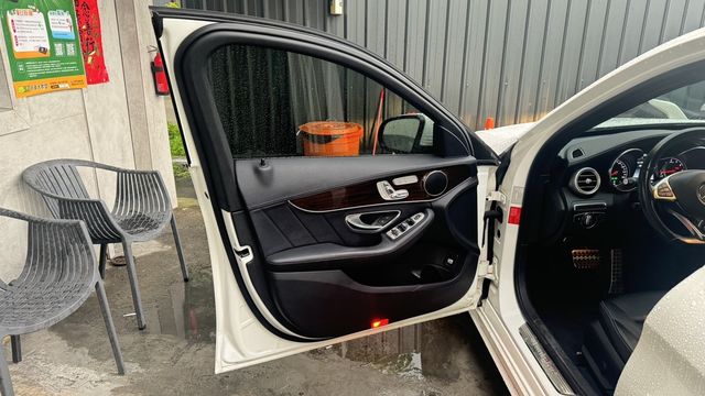 M-BENZ賓士 C300  第13張相片