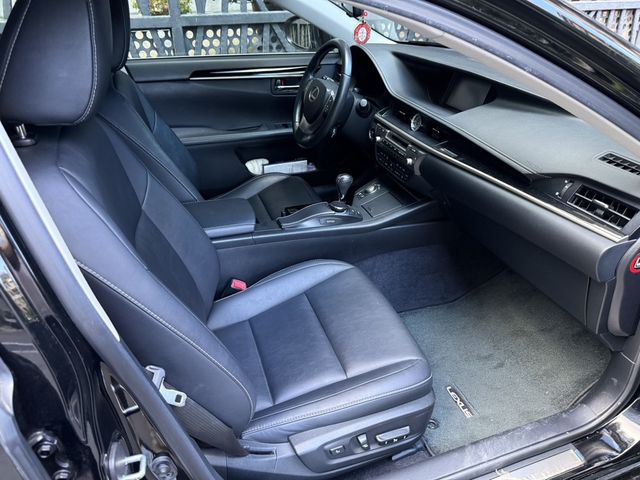 LEXUS凌志 ES300H  第5張相片