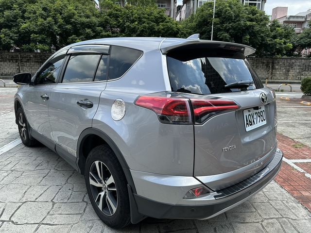 TOYOTA豐田 RAV4  第7張相片