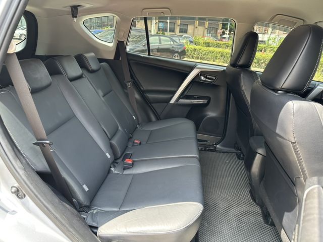 TOYOTA豐田 RAV4  第9張相片