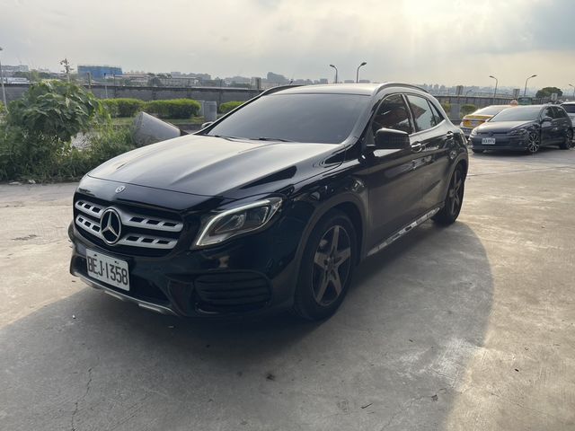 M-BENZ賓士 GLA180  第1張相片