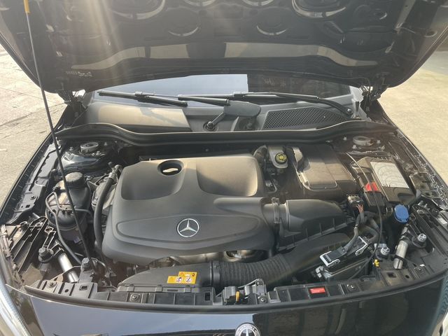 M-BENZ賓士 GLA180  第8張相片