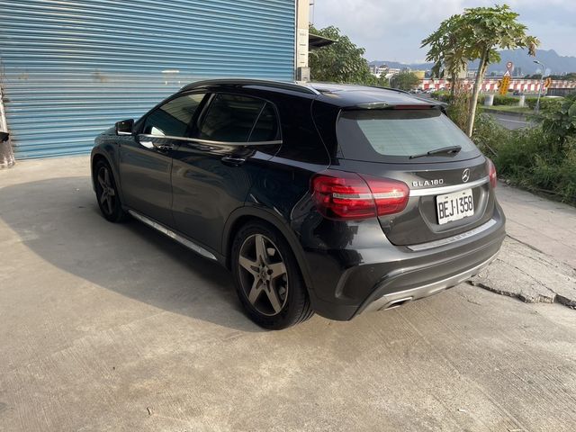 M-BENZ賓士 GLA180  第13張相片