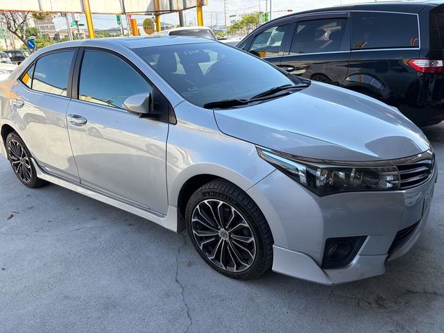 TOYOTA豐田 ALTIS  第1張相片