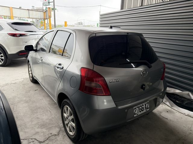 TOYOTA豐田 YARIS  第2張相片