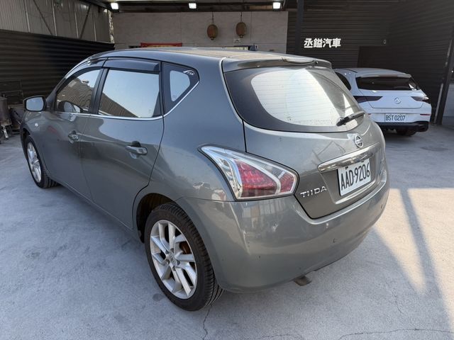 NISSAN日產 TIIDA  第2張相片