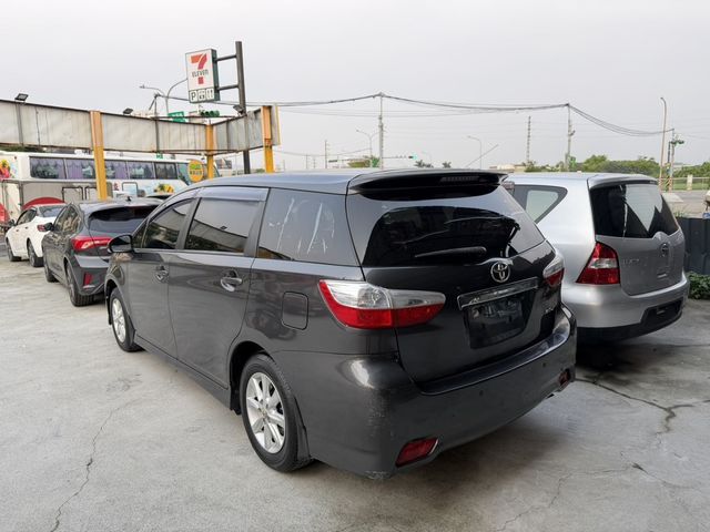 TOYOTA豐田 WISH  第2張相片