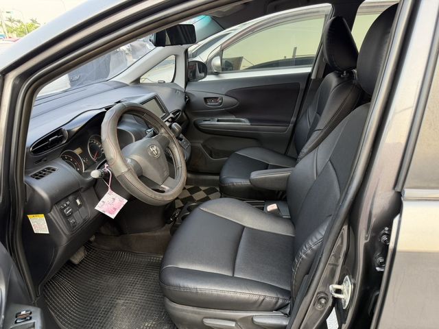 TOYOTA豐田 WISH  第4張相片