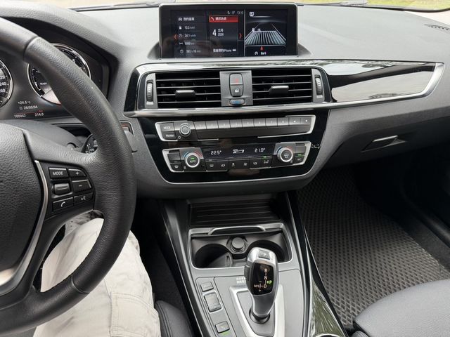 BMW寶馬 118I  第8張相片