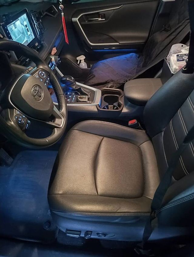 TOYOTA豐田 RAV4  第8張相片