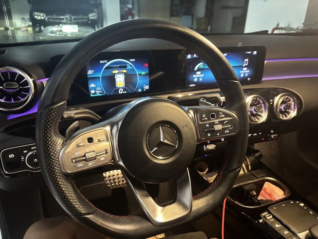 M-BENZ賓士 A180  第3張相片