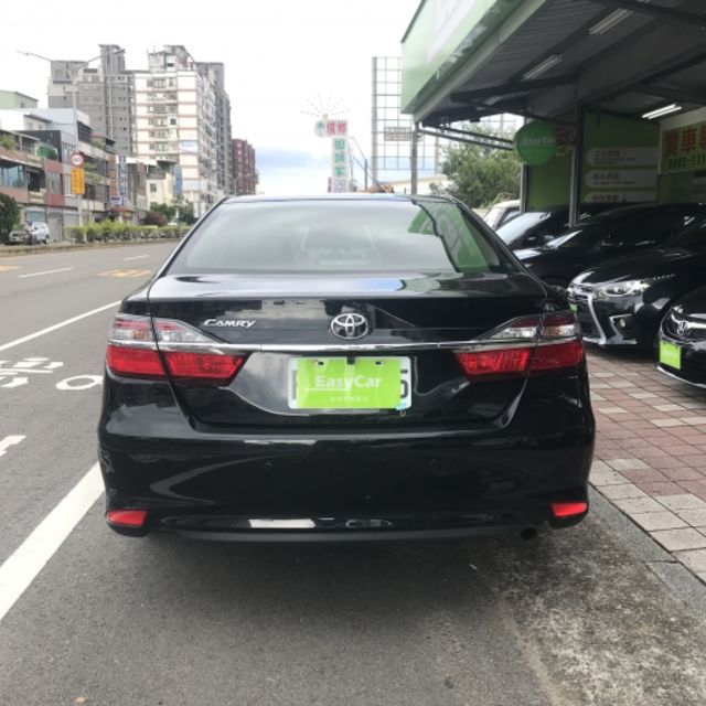 <SUM 全昱汽車 >  2017年 Toyota CAMRY 2.0     10吋大影音板 ! 讓您駕駛人開的舒服、乘坐人坐的更舒適 ! !  第5張相片