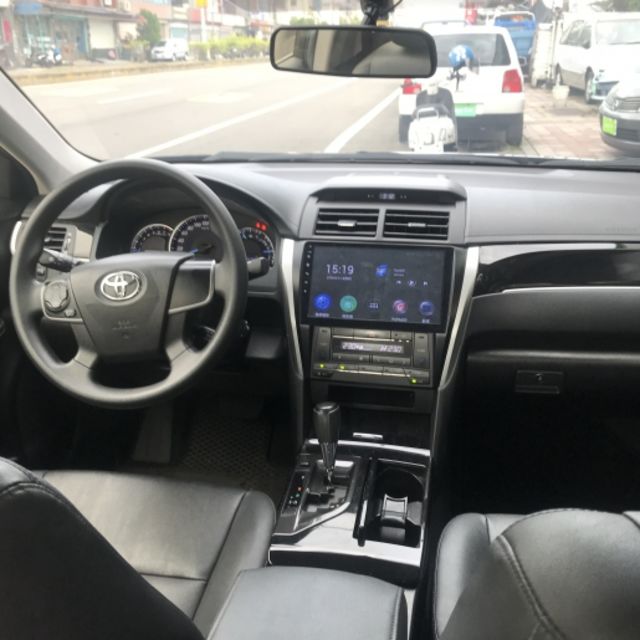 <SUM 全昱汽車 >  2017年 Toyota CAMRY 2.0     10吋大影音板 ! 讓您駕駛人開的舒服、乘坐人坐的更舒適 ! !  第7張相片