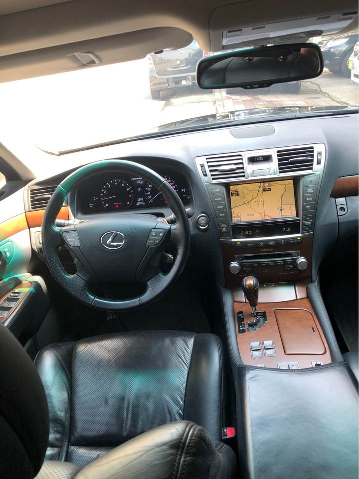 < SUM 全昱汽車 >2011年 Lexus LS 460 氣派 ~ 豪華 ~ 安全 ~ 舒適！! 完全滿足您大大的需求！！  第4張相片
