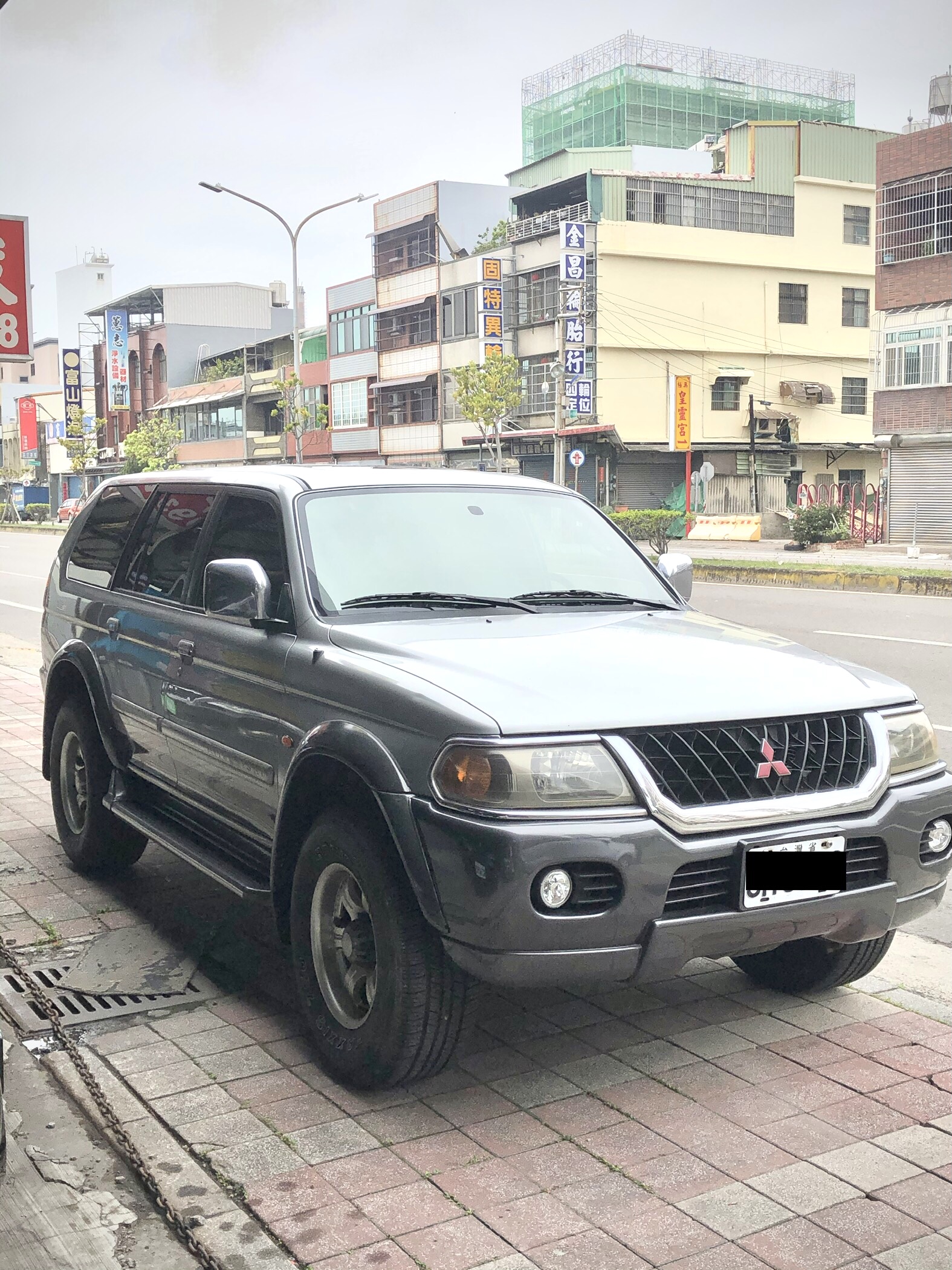 <SUM 全昱汽車 >  2000年 三菱 challenger 挑戰者 ［四輪傳動］～～～ 兇悍四驅越野吉普 ～～～越野 ! 溯溪 !  露營 ! 通通 ! !  第4張相片
