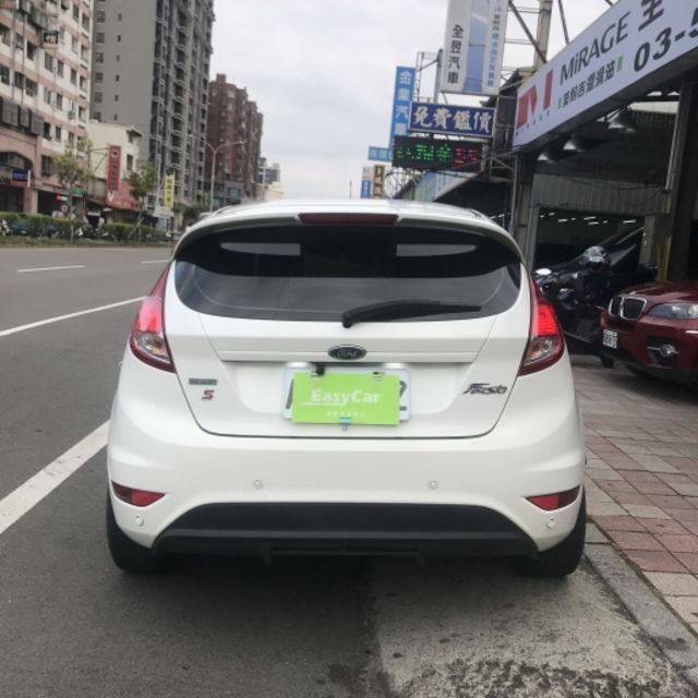 <SUM 全昱汽車 >2016年 福特 Fiesta  S渦輪運動型  1.0L       1000cc超省油、省稅、渦輪增壓 5門超安全小鋼炮 ~ ~  第4張相片