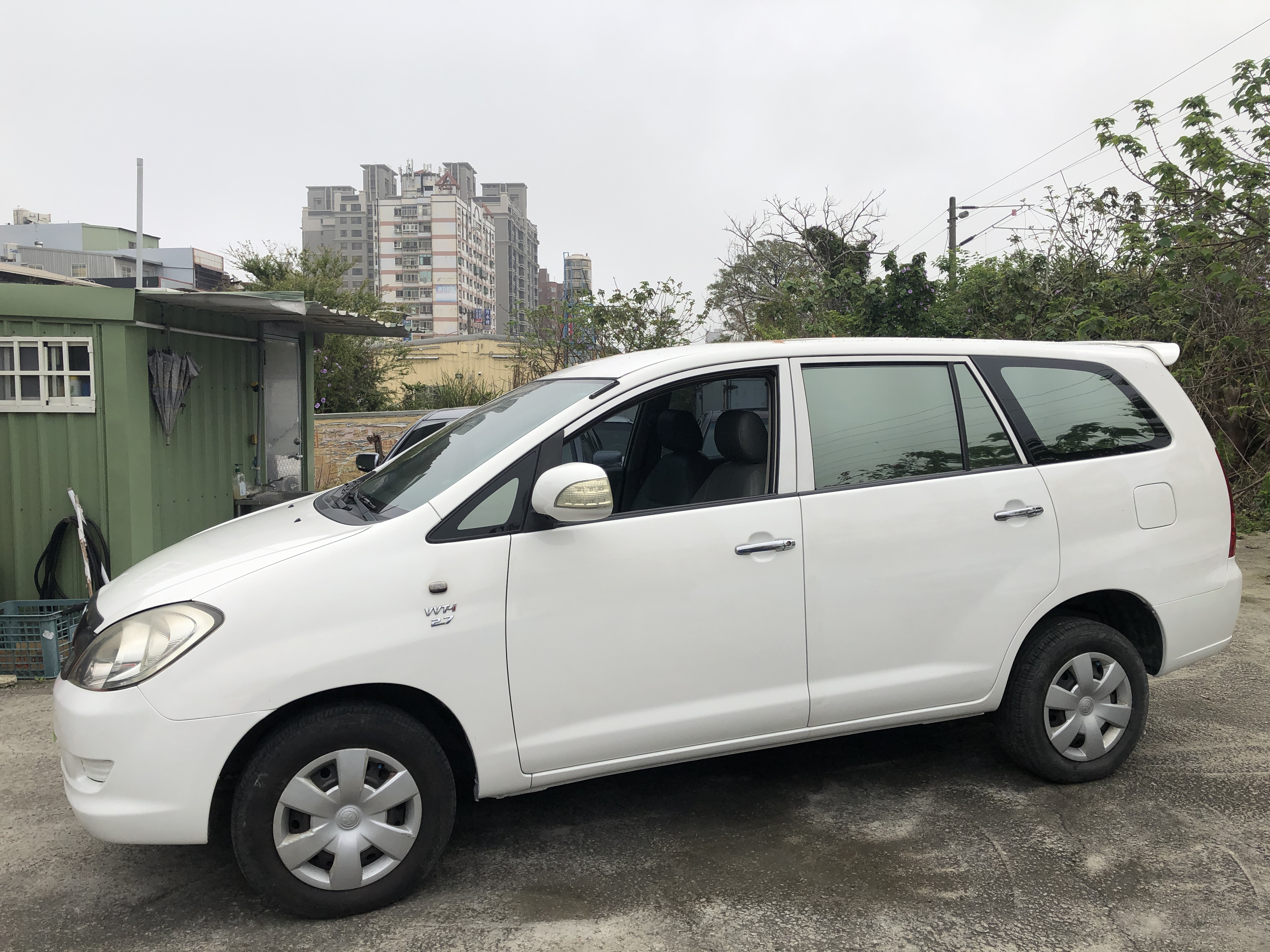 <SUM 全昱汽車 >   2011年 Toyota INNOVA2.7 E版   省油大馬力賺錢、自用2相宜客貨2用耐操鐵馬 ~ ~  第3張相片