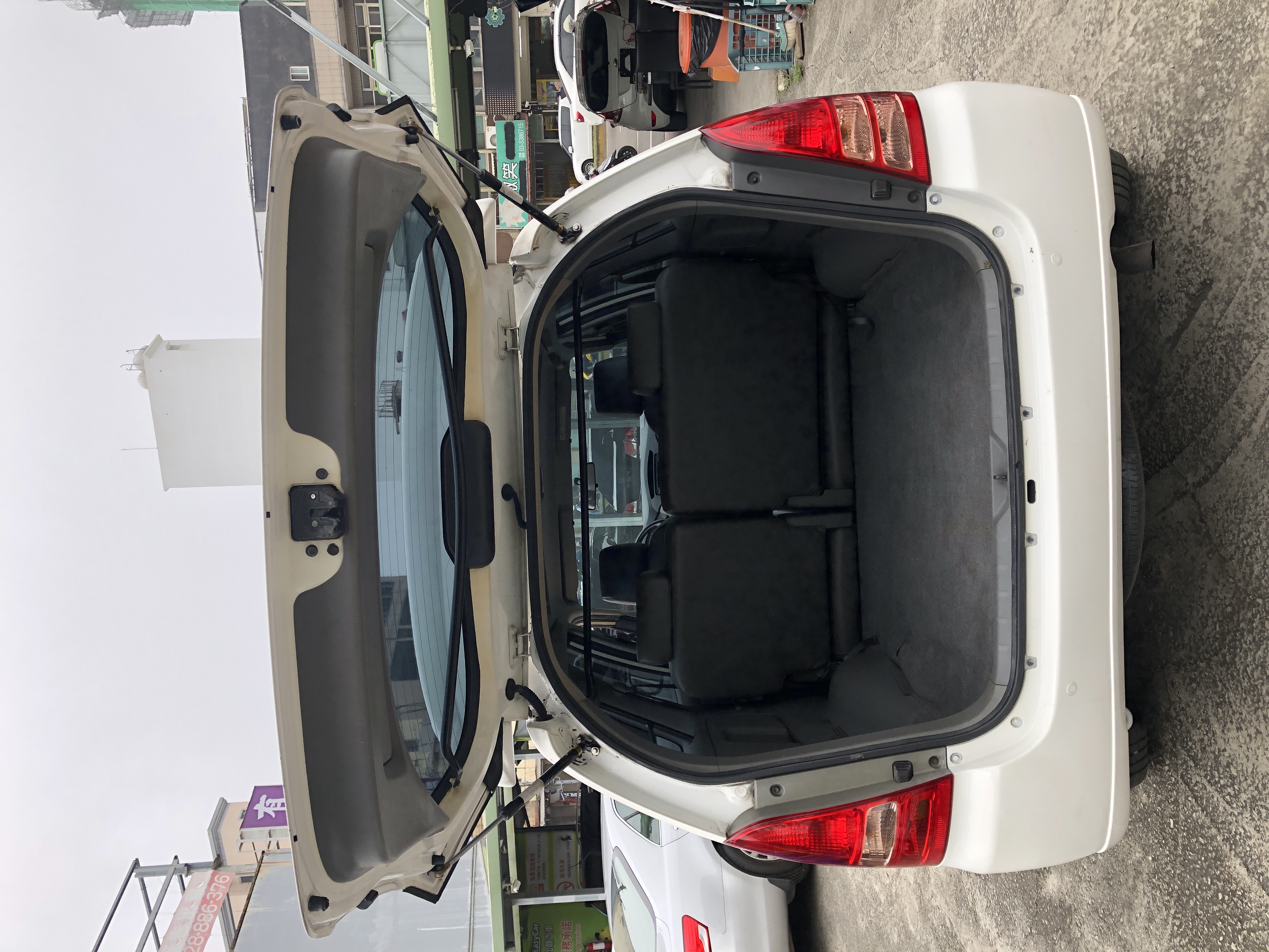 <SUM 全昱汽車 >   2011年 Toyota INNOVA2.7 E版   省油大馬力賺錢、自用2相宜客貨2用耐操鐵馬 ~ ~  第5張相片