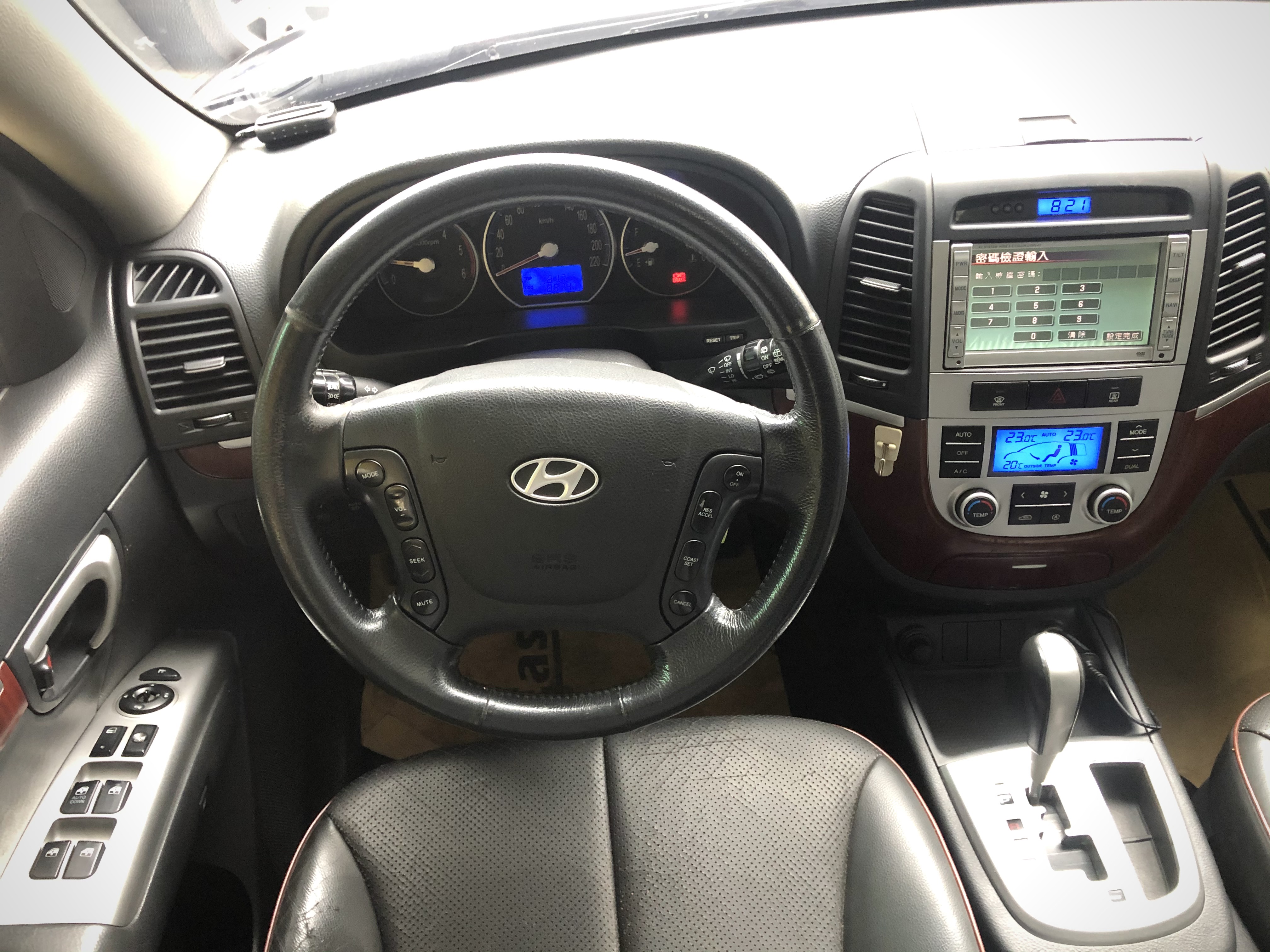 <SUM 全昱汽車 > 2009年 Hyundai 現代SANTA FE  2.2L                        ~家庭出遊首選車~SUV五人座大休旅!行李不怕放不下~~  第6張相片